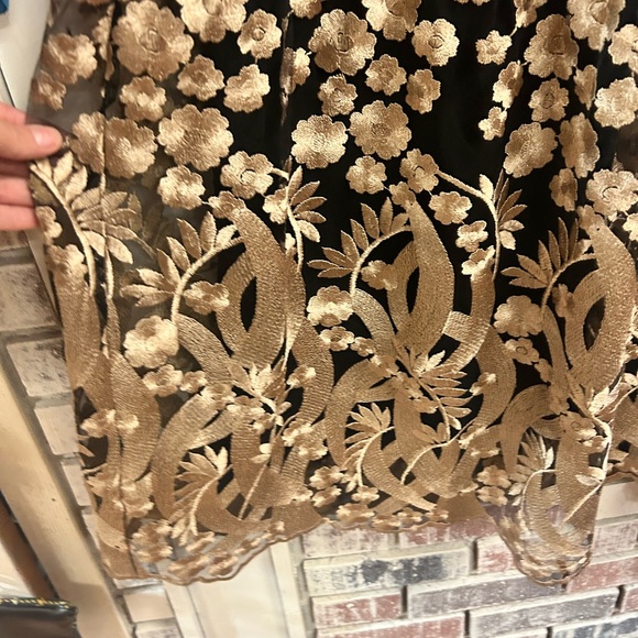 Linea Ladies size 1xp Embroidered Skirt Black Gold - Picture 3 of 9